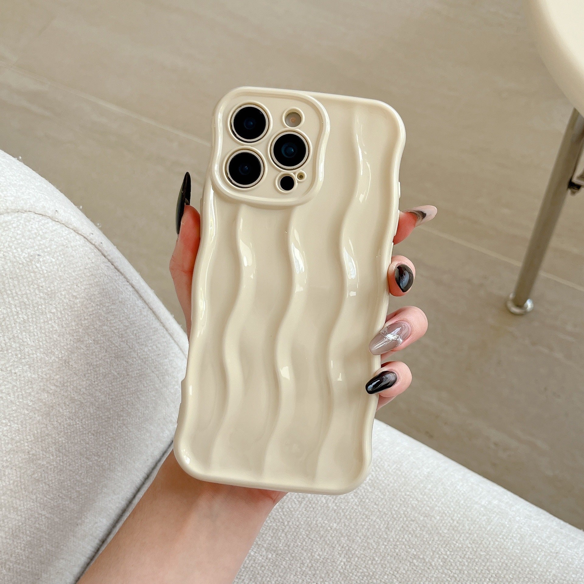 Electroplated 3D Wave Stripe Protective Phone Case (17)