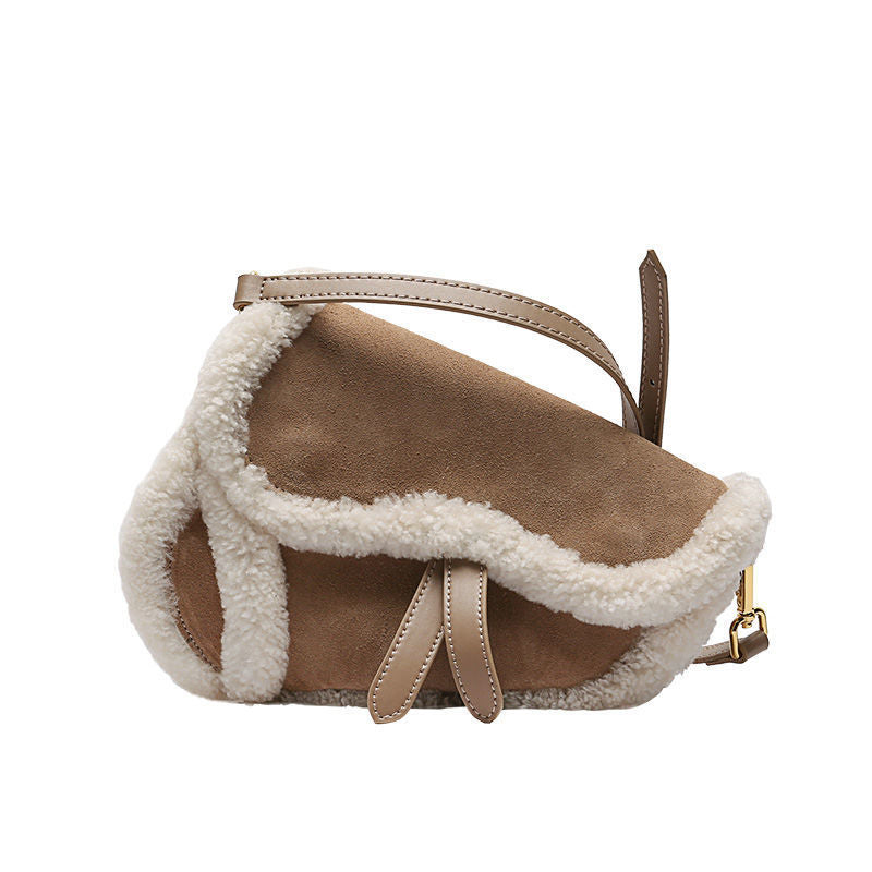 Retro Caramel Lamb Fur Crossbody – Soft Plush Saddle Bag
