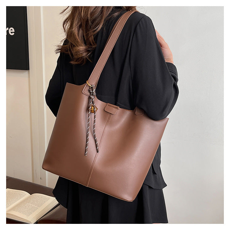 Fashionable & Versatile Commuter Shoulder Bag