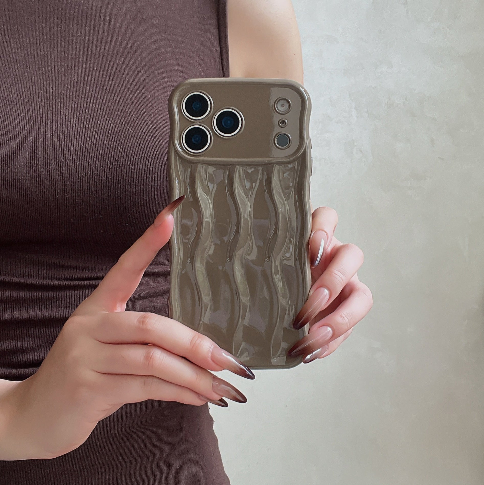 Electroplated 3D Wave Stripe Protective Phone Case (17)