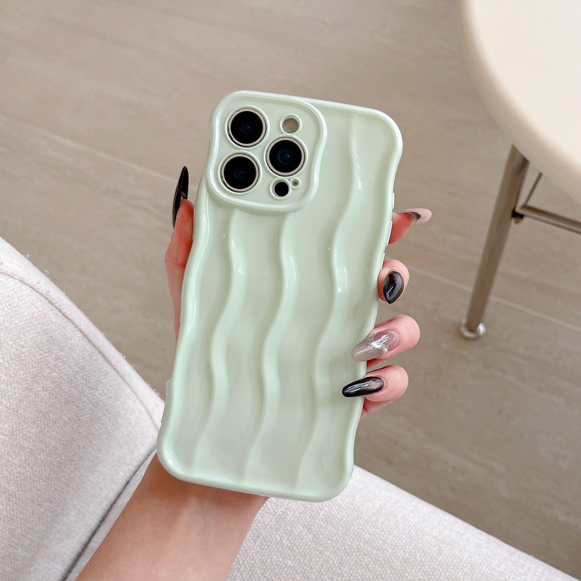 Electroplated 3D Wave Stripe Protective Phone Case (17)