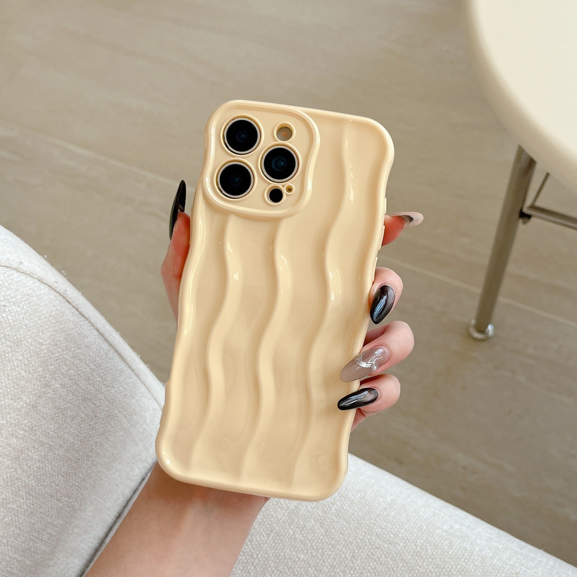 Electroplated 3D Wave Stripe Protective Phone Case (17)