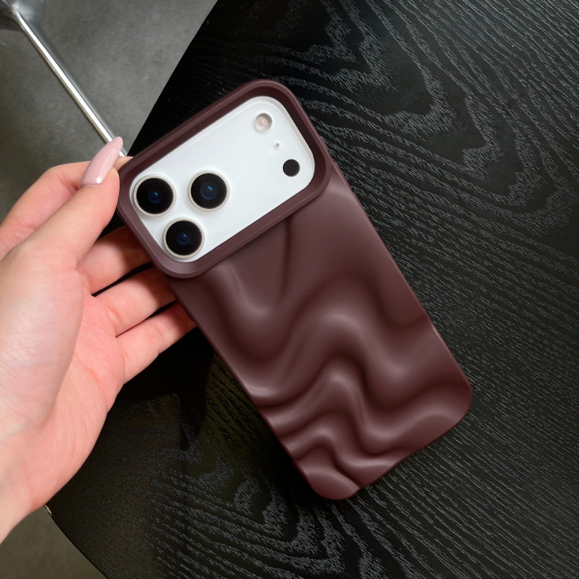 Creative Irregular Wave Pattern Solid Color Phone Case (17)