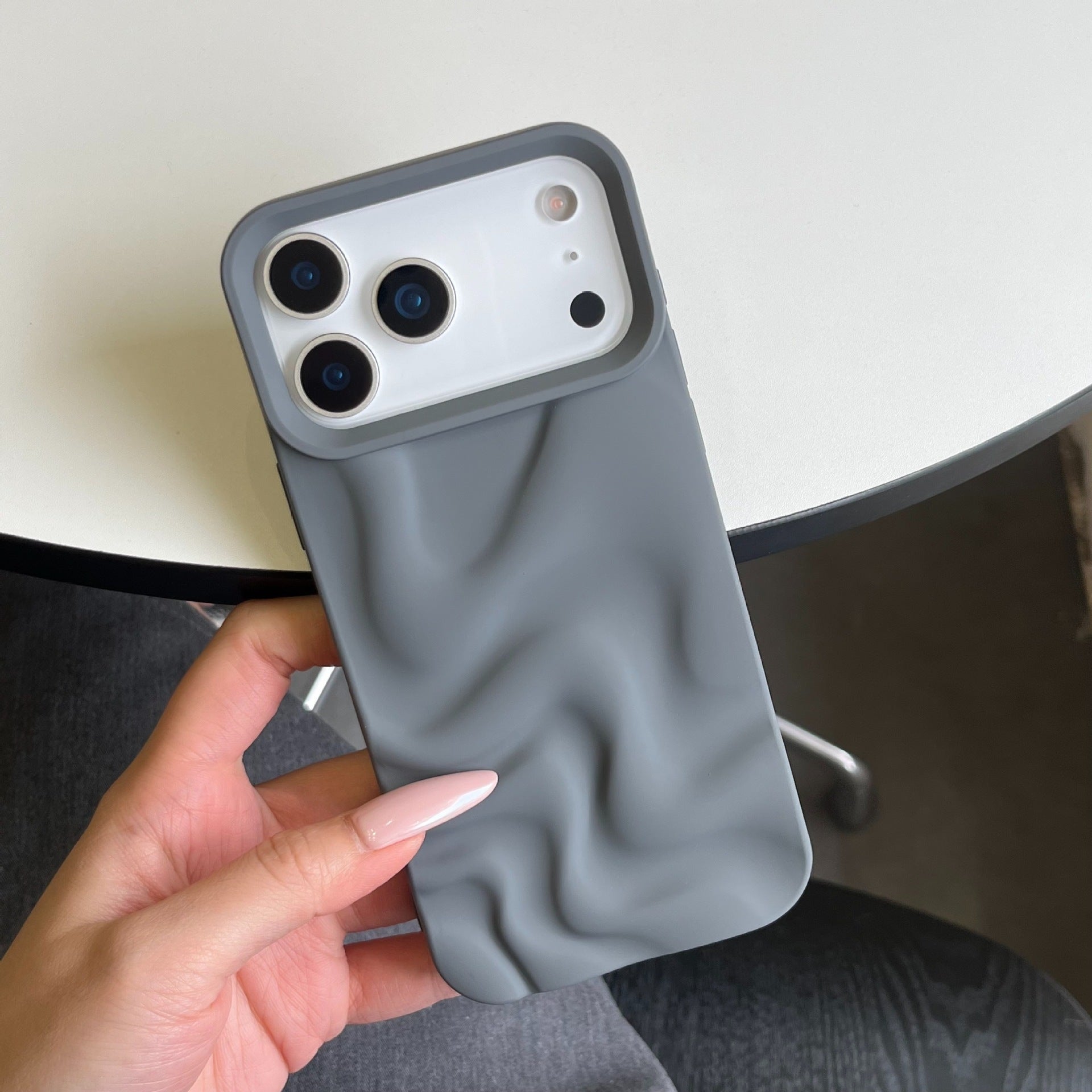 Creative Irregular Wave Pattern Solid Color Phone Case (17)