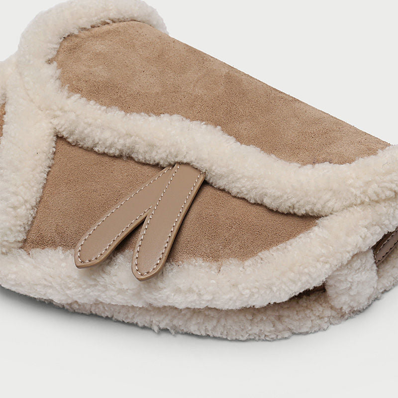 Retro Caramel Lamb Fur Crossbody – Soft Plush Saddle Bag