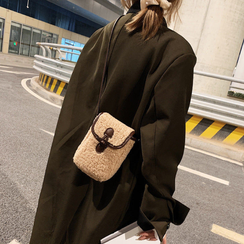 Mini Lamb Plush Crossbody – Soft Designer-Style Shoulder Bag