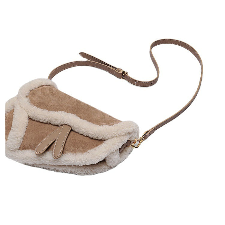 Retro Caramel Lamb Fur Crossbody – Soft Plush Saddle Bag