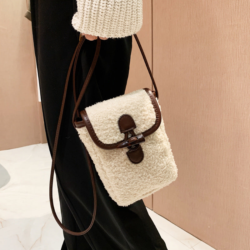 Mini Lamb Plush Crossbody – Soft Designer-Style Shoulder Bag