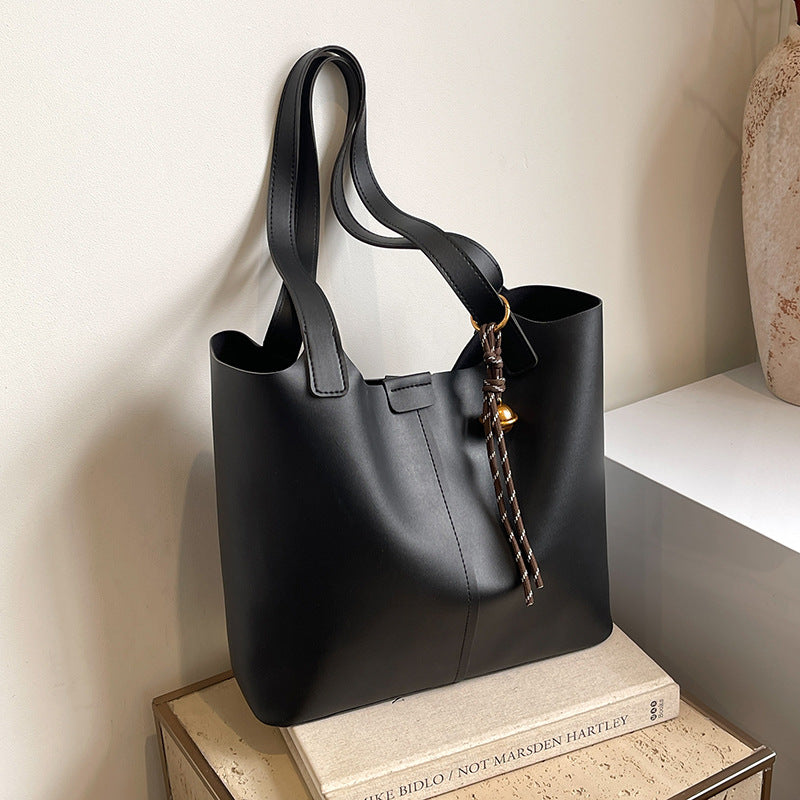 Fashionable & Versatile Commuter Shoulder Bag